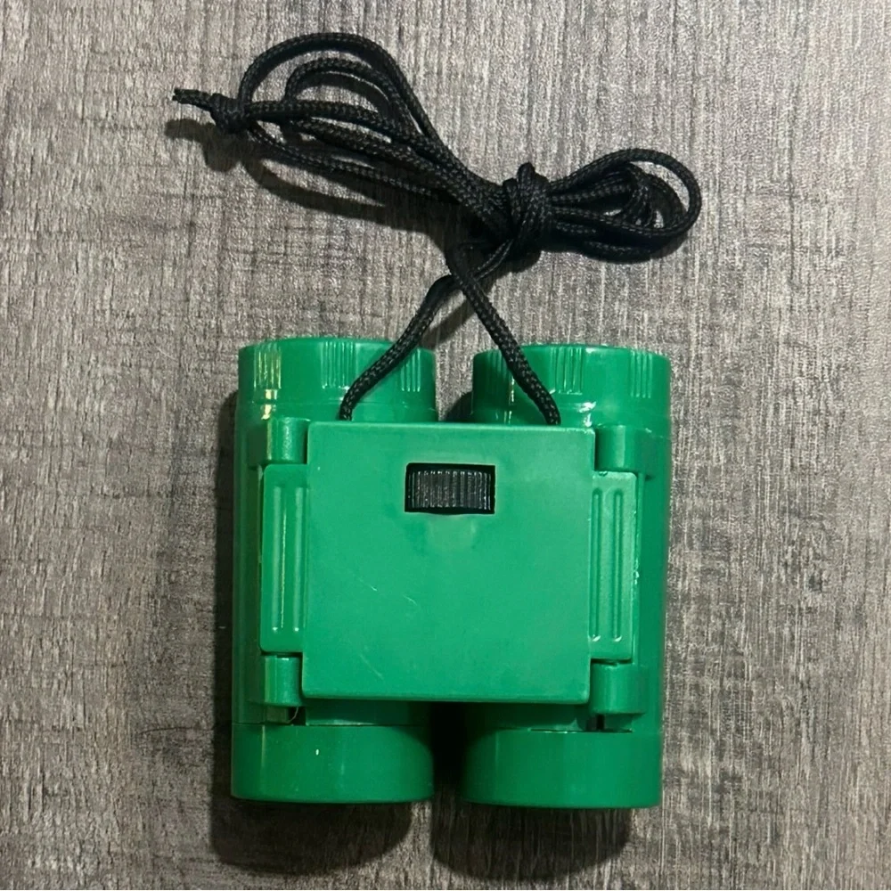 💞 New Toy Green Binoculars with Black Strap